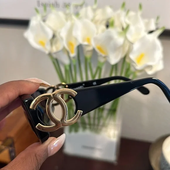 CHANEL 90s Vintage Cocomark Women's Sunglasses 🕶️✨ - Picture 6 of 15